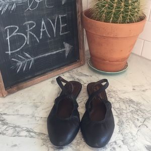 DONALD J. PLINER “Hedy” Leather Slingback Slides